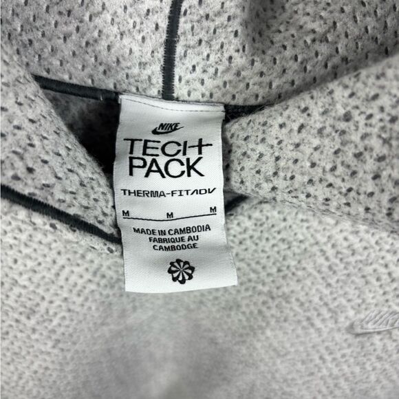 Nike Forward Hoodie Women's Pullover Tech Pack Therma-FIT ADV - Picture 6 of 11